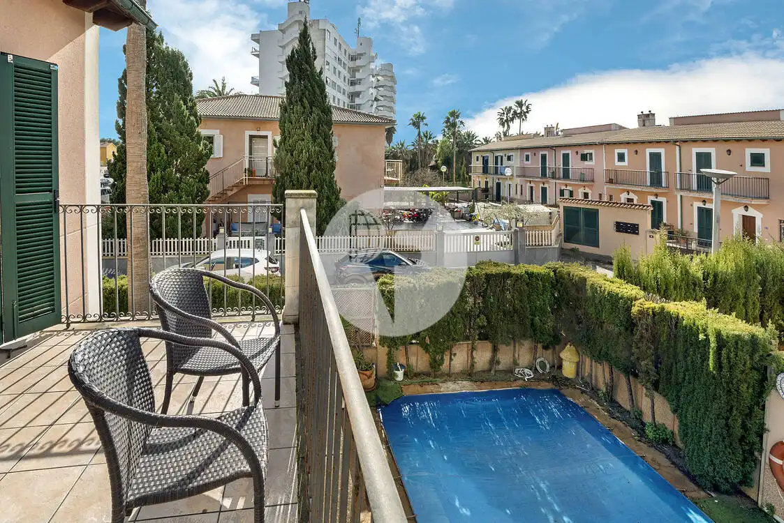 Terrasse von Einfamilien-Reihenhaus zum Verkauf in Alcúdia mit Terrasse, Schwimmbad und Balkon
