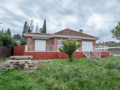 Exterior view of House or chalet for sale in Cuarte de Huerva  with Air Conditioner, Heating and Private garden