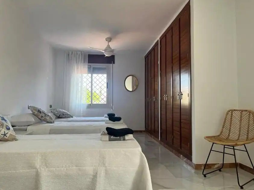 Dormitori de Casa o xalet en venda en Córdoba amb Aire condicionat, Jardí privat i Terrassa