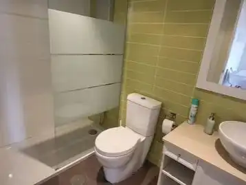 Baño de Piso de alquiler en Feria