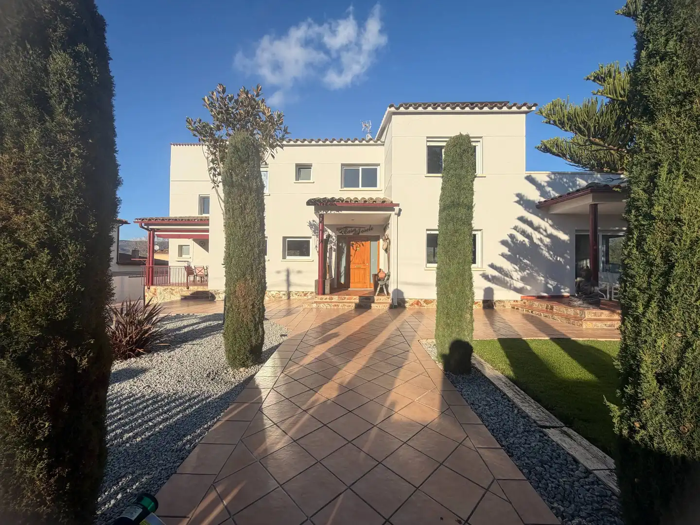 Villa mit Pool zum Verkauf in Calle DE LA SERRA DEL CADI