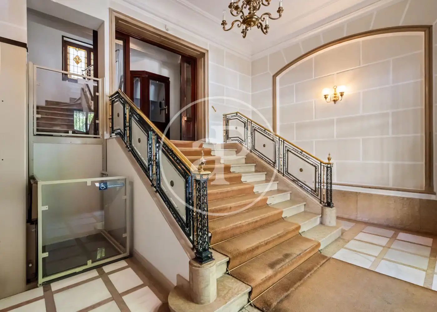 Piso con ascensor en venta en C. del Pinar, imagen 37