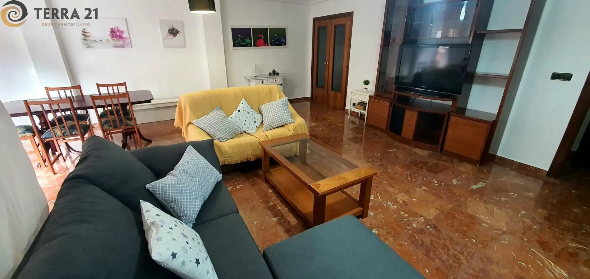 Sala d'estar de Pis de lloguer en Jaén amb Aire condicionat, Calefacció i Moblat