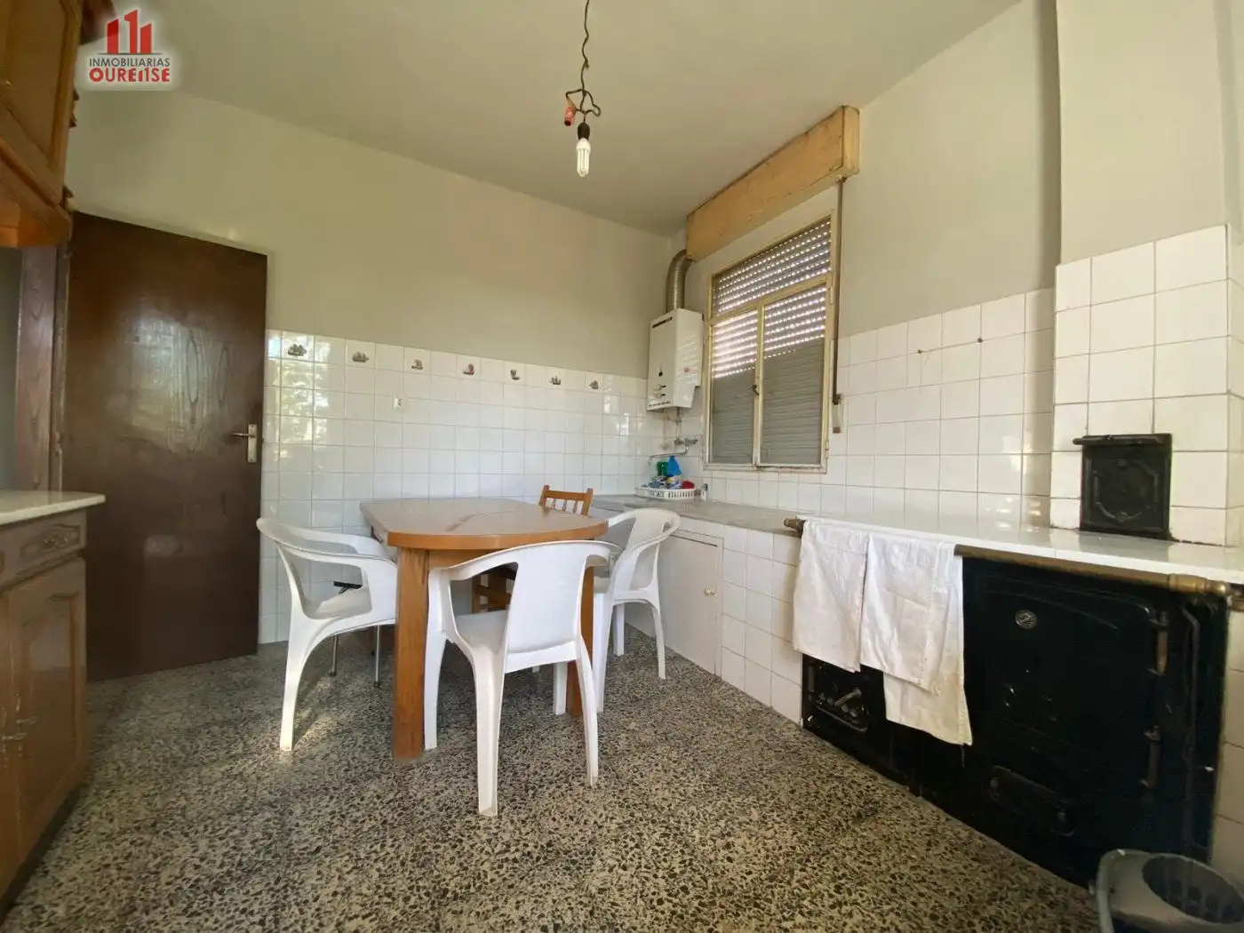 Cocina de Casa o chalet en venta en Toén con Jardín privado, Terraza y Amueblado