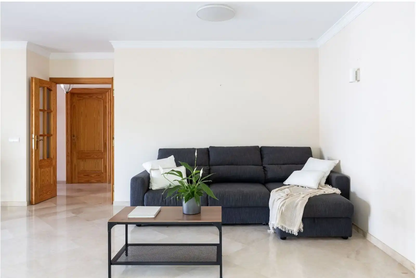 Sala de estar de Casa o chalet en venta en Marbella con Aire acondicionado, Terraza y Trastero