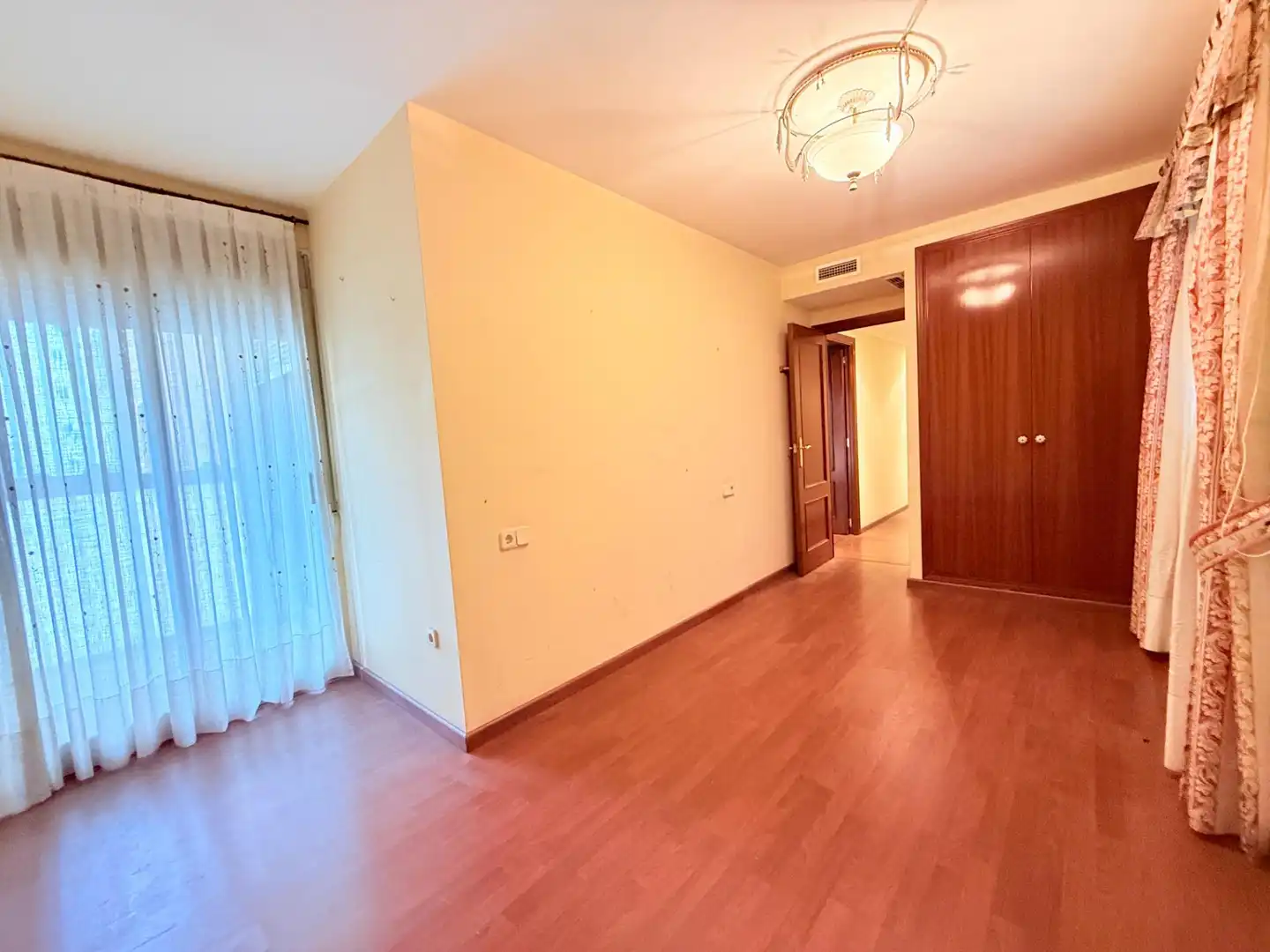 Habitación de Piso en venta en Valencia con Parquet y Terraza