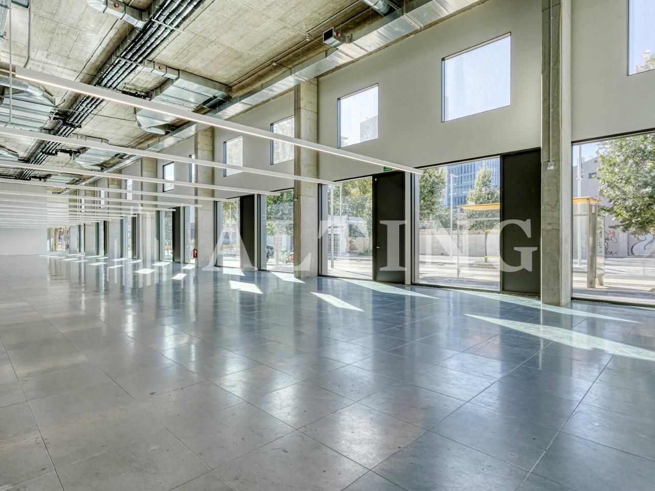 Vista exterior de Local de lloguer en  Barcelona Capital amb Aire condicionat