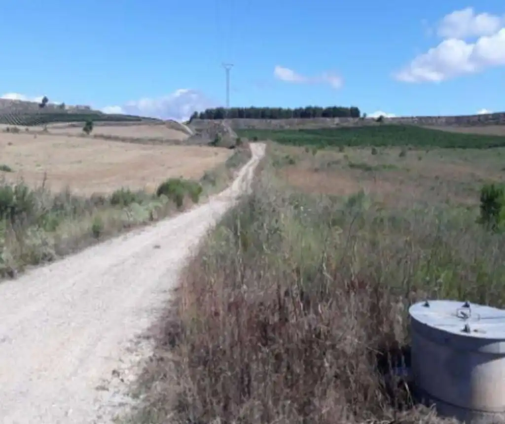 Rustikales Grundstück zum Verkauf in Polígono Cantabria