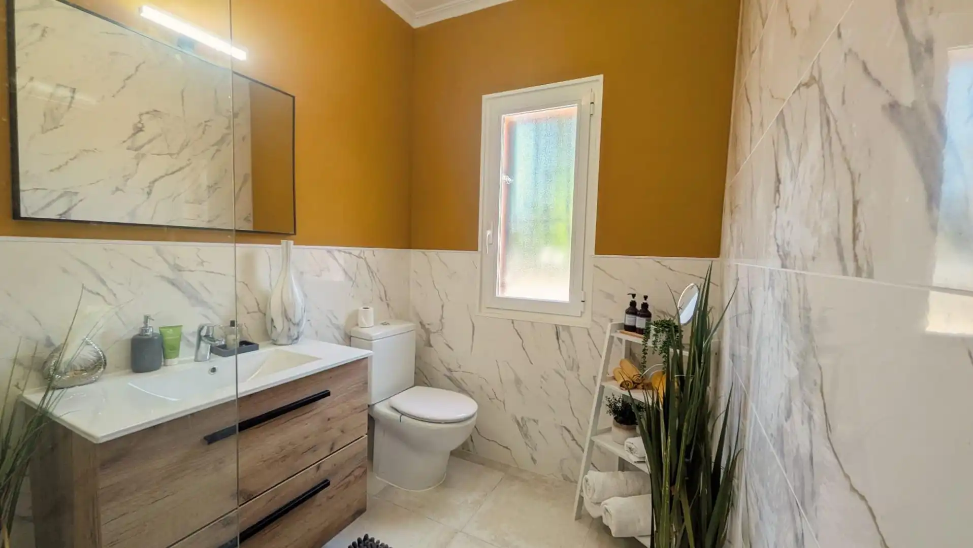 Bathroom of Detached homes for sale in L'Alfàs del Pi  with Air Conditioner, Heating and Terrace