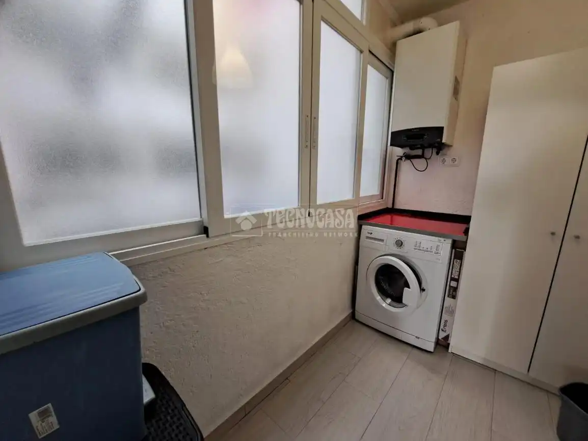 Habitación de Piso en venta en Madrid con Calefacción, Terraza y Balcón
