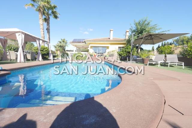 Casa-chalet en Venta en Los Girasoles