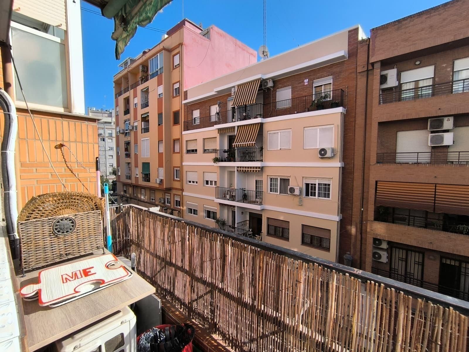 Exterior view of Flat for sale in  Valencia Capital  with Terrace