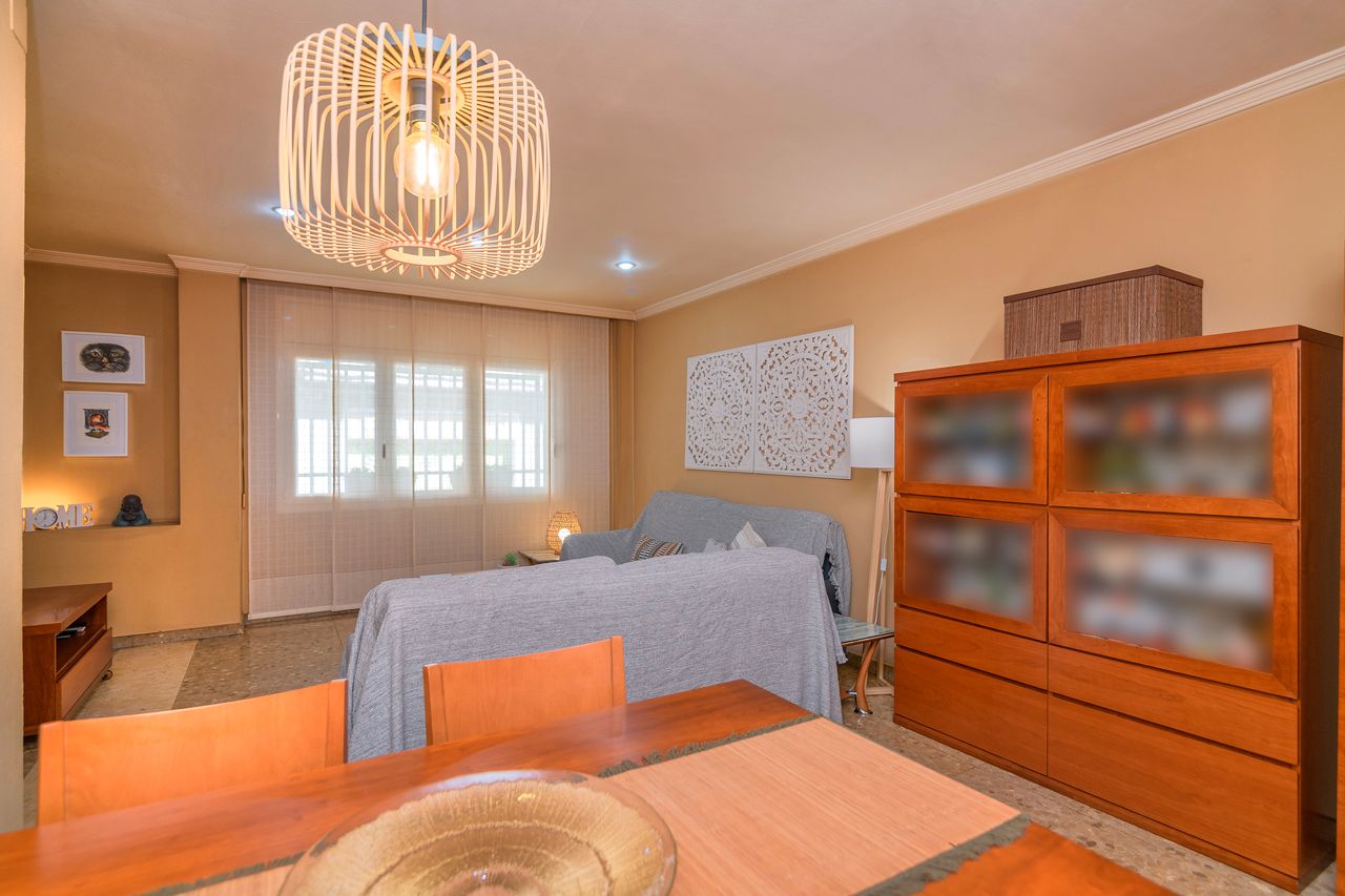 Bedroom of Planta baja for sale in Sant Boi de Llobregat  with Air Conditioner, Parquet flooring and Oven