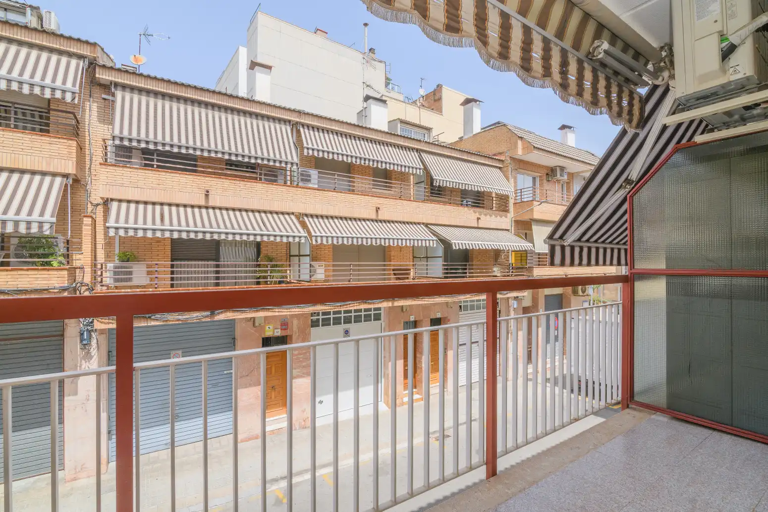 Terrassa de Casa adosada en venda en Sant Boi de Llobregat amb Aire condicionat i Terrassa