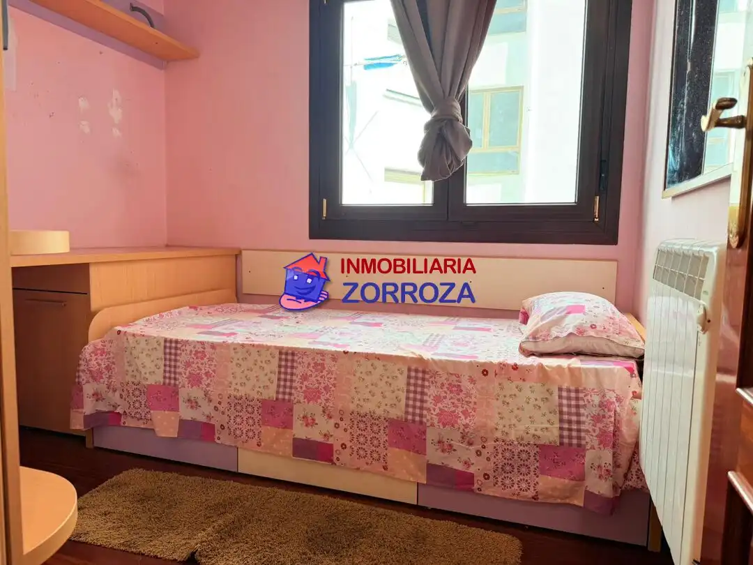 Bedroom of Flat for sale in Bilbao   with Heating and Furnished