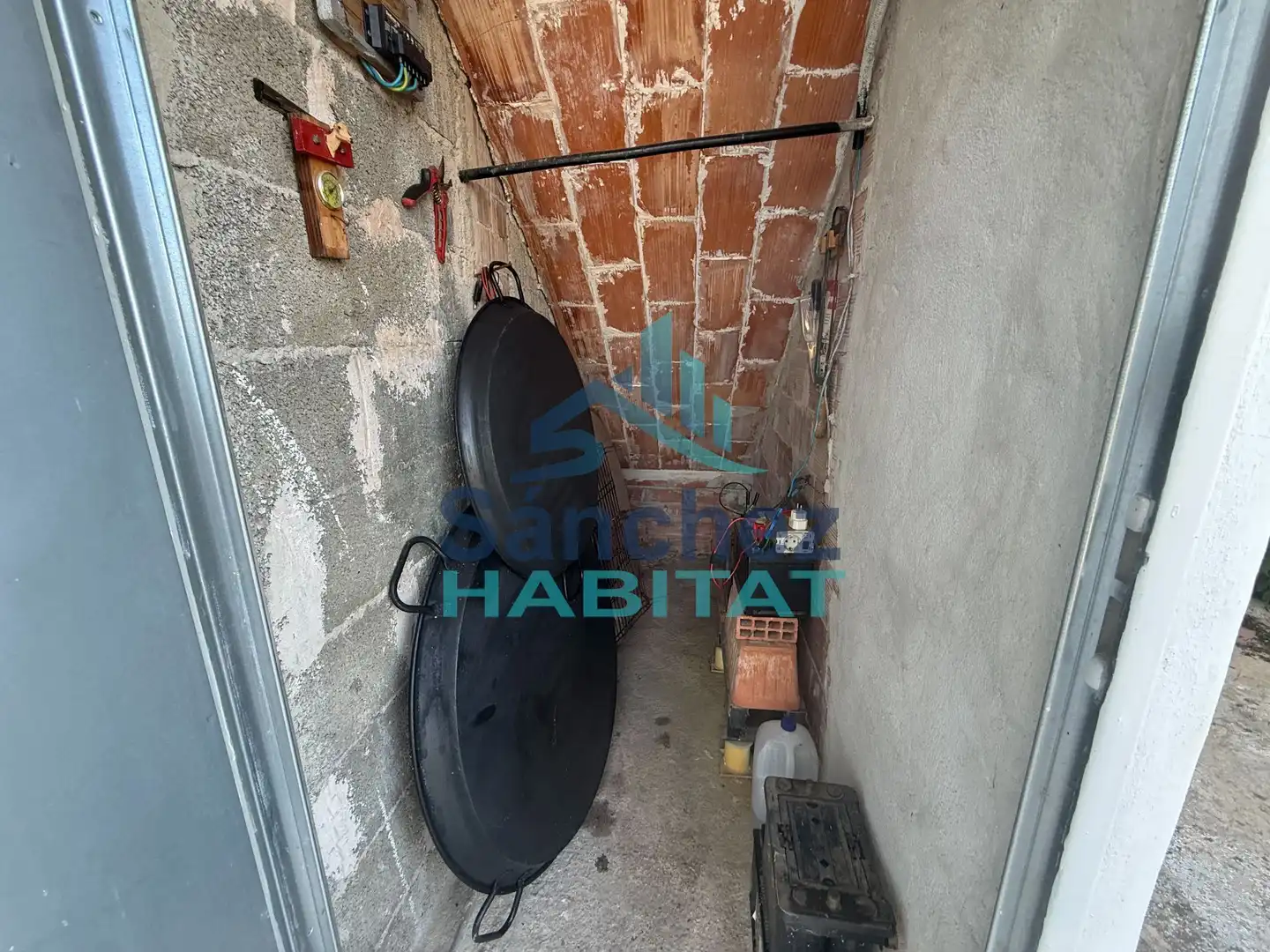 Houses for sale in Chelva  with Private garden, Terrace and Storage room