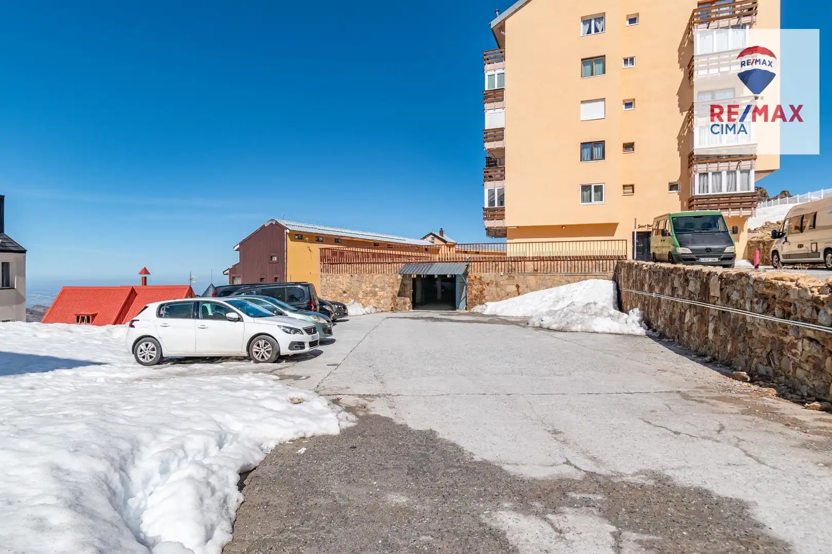 Parking de Estudio en venta en Sierra Nevada con Calefacción y Terraza