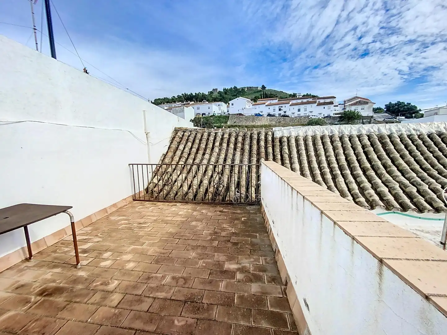 Vista exterior de Casa o xalet en venda en Medina Sidonia amb Terrassa, Moblat i Balcó
