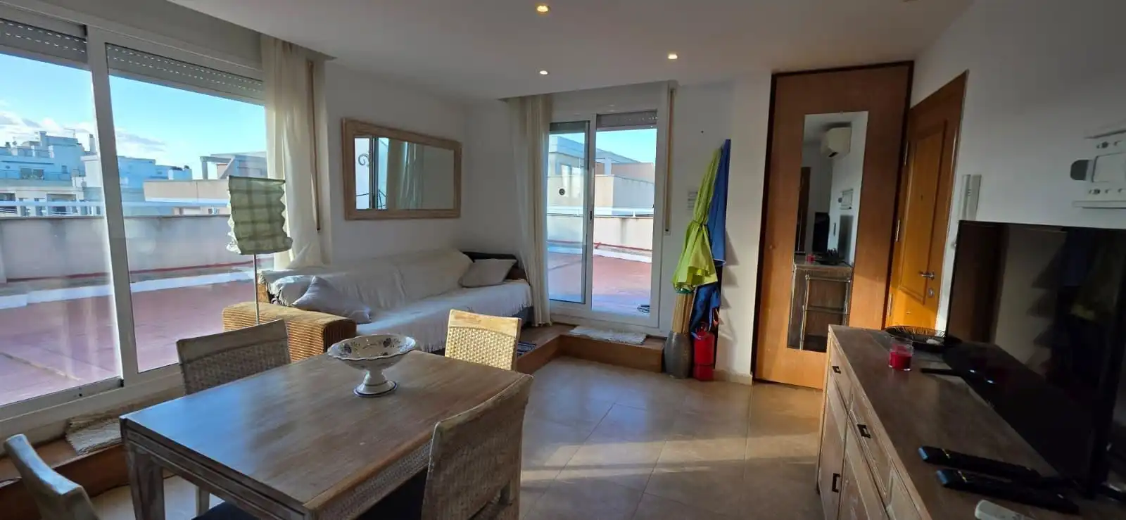 Wohnzimmer von Dachboden zum Verkauf in L'Ametlla de Mar  mit Klimaanlage, Heizung und Terrasse