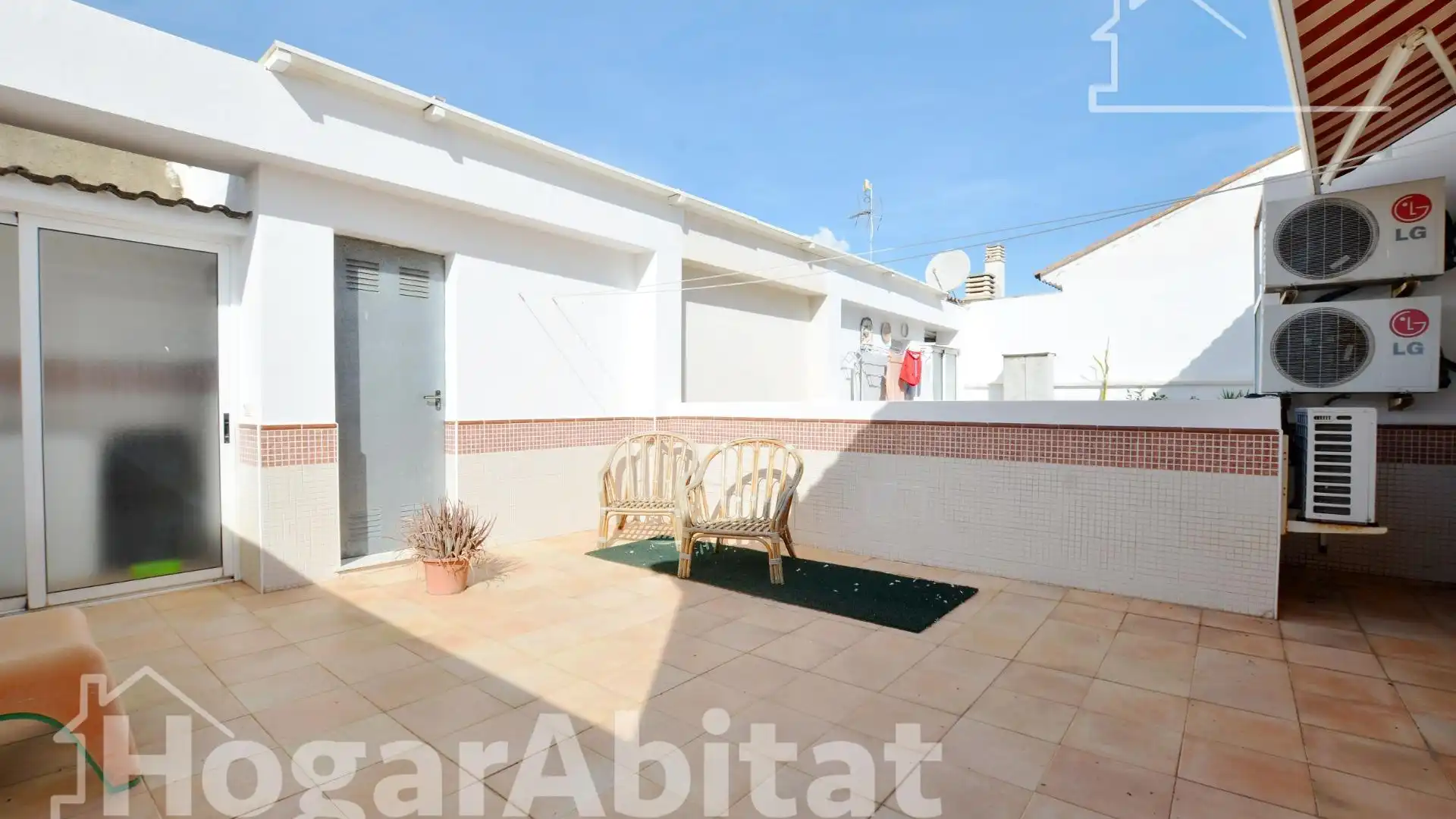 Vista exterior de Ático en venta en Gandia con Terraza, Trastero y Balcón