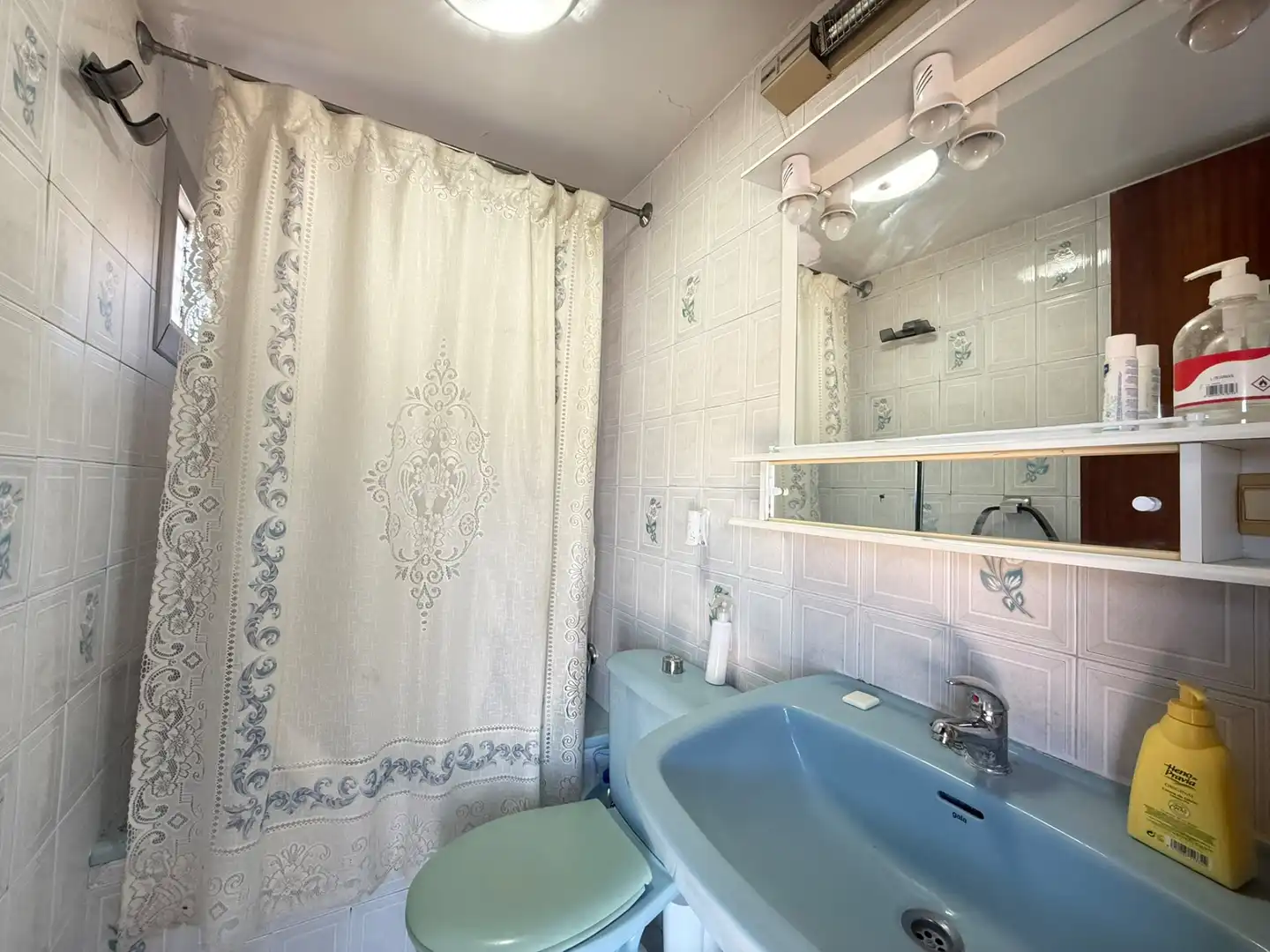 Baño de Ático en venta en Caspe con Aire acondicionado, Calefacción y Amueblado