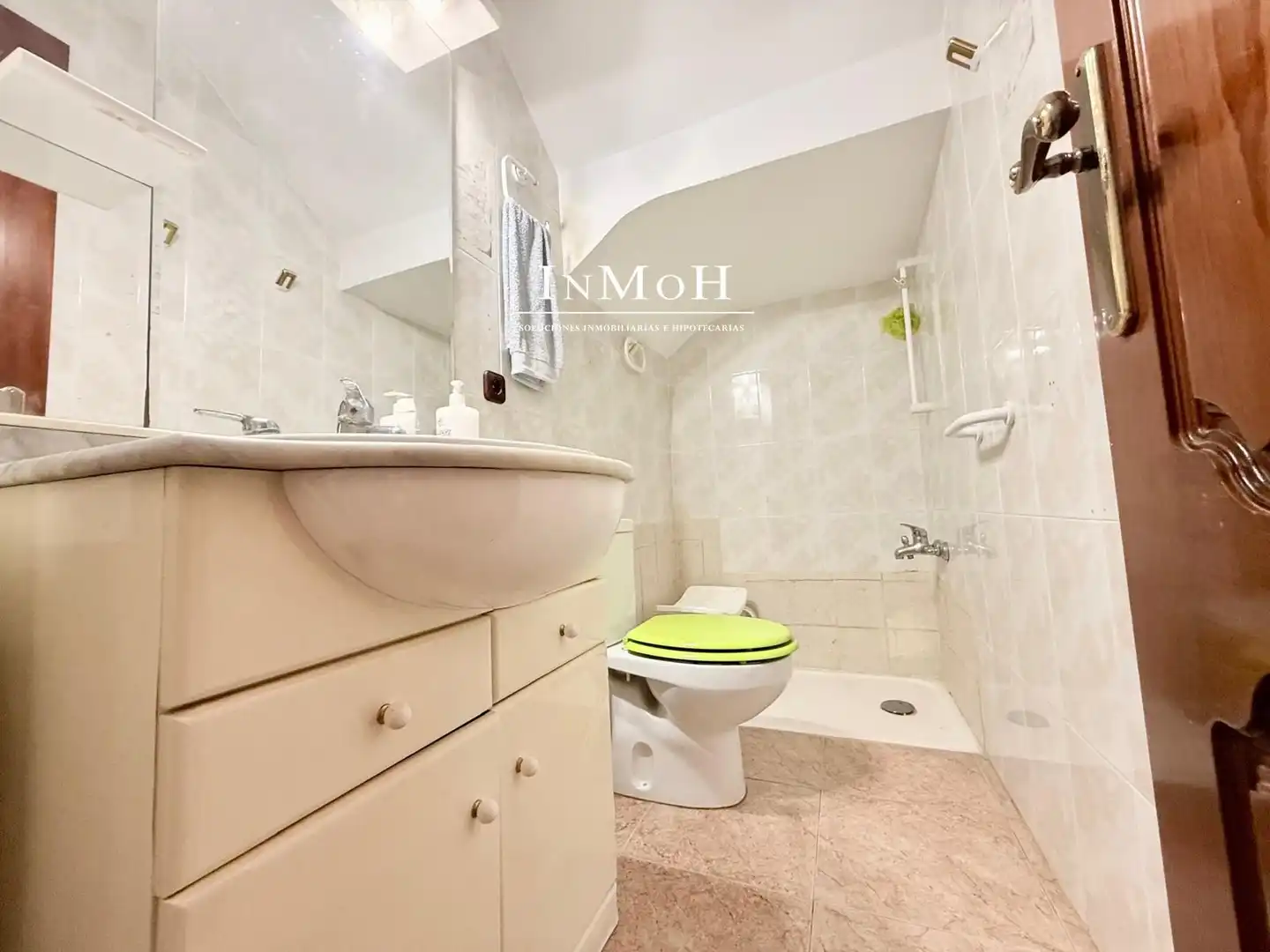 Baño de Casa adosada en venta en Chiclana de la Frontera con Aire acondicionado, Terraza y Balcón