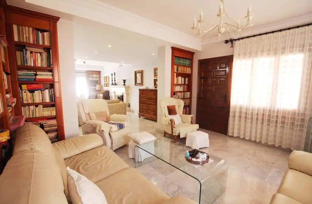 Sala de estar de Casa o chalet en venta en Jerez de la Frontera con Aire acondicionado, Jardín privado y Terraza