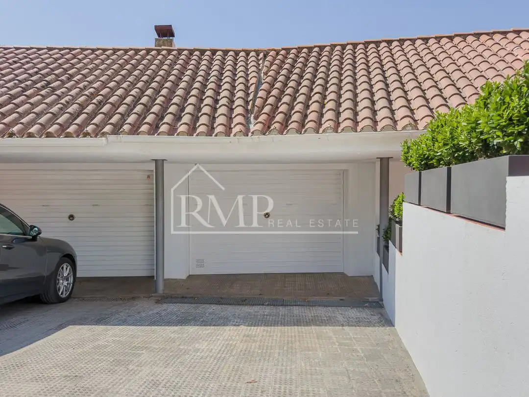 Parking of Detached homes for sale in Sant Andreu de Llavaneres  with Air Conditioner, Heating and Terrace