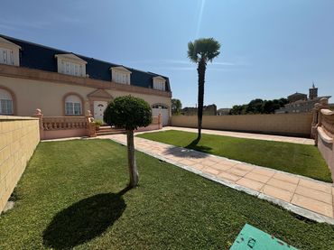 Casa bifamiliare con balcone in vendita a Carretera Peñafiel