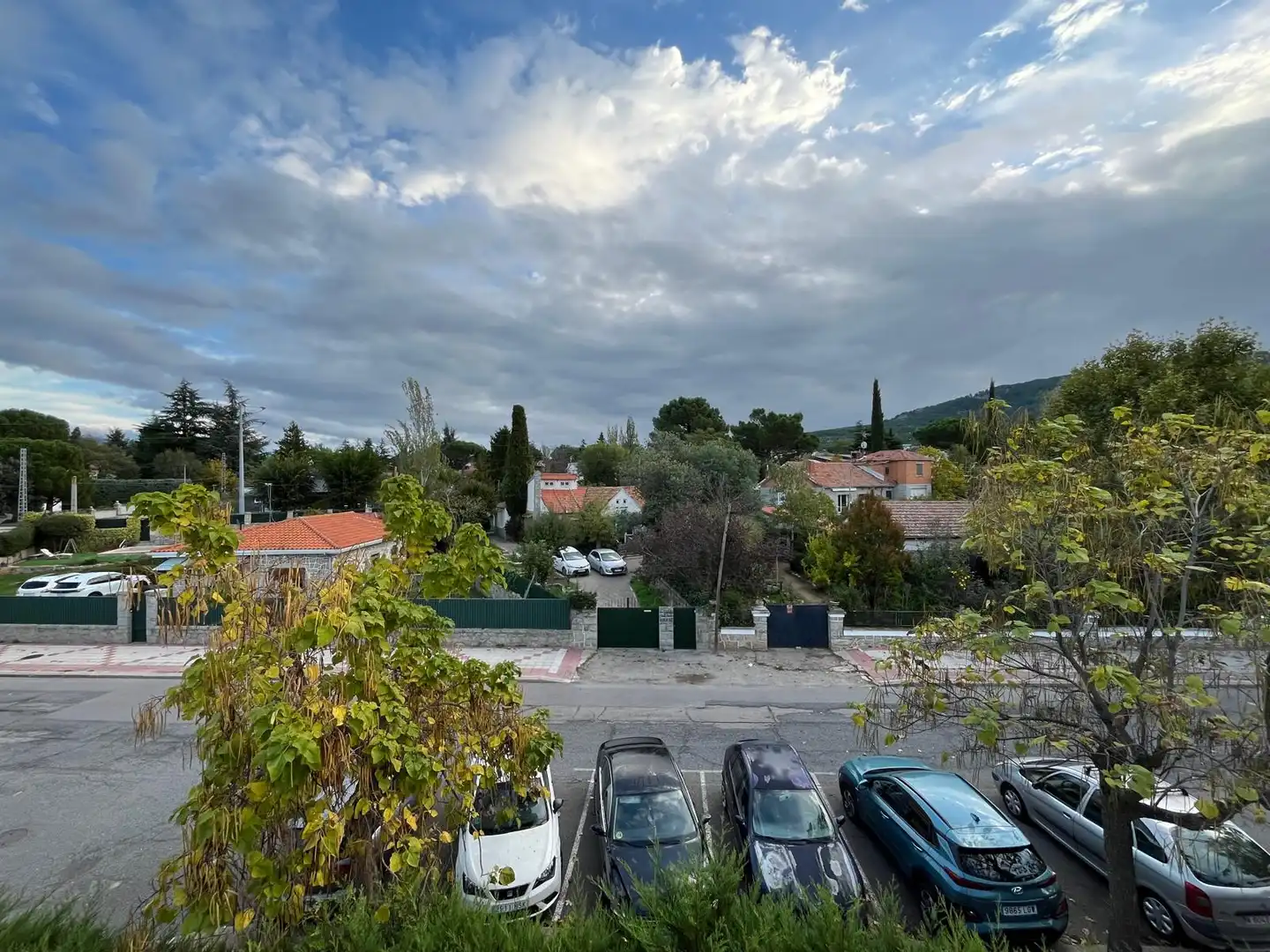 Vista exterior de Casa o xalet en venda en Moralzarzal amb Calefacció, Jardí privat i Terrassa