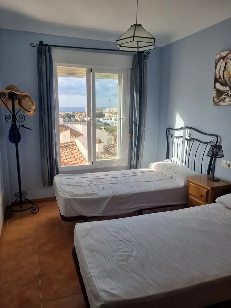Habitación de Casa o chalet en venta en Nerja con Calefacción, Jardín privado y Terraza