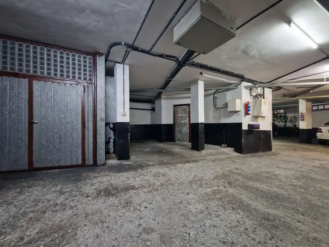 Garage for rent in Getxo 