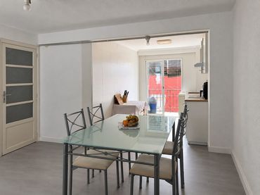Piso con balcón en venta en Plaza La Cenia