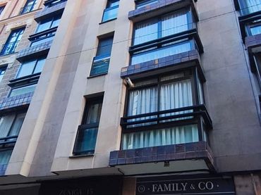 Apartament amb ascensor de lloguer a Calle ZUÑIGA