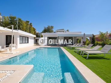 Chalet con piscina en venta en Solymar