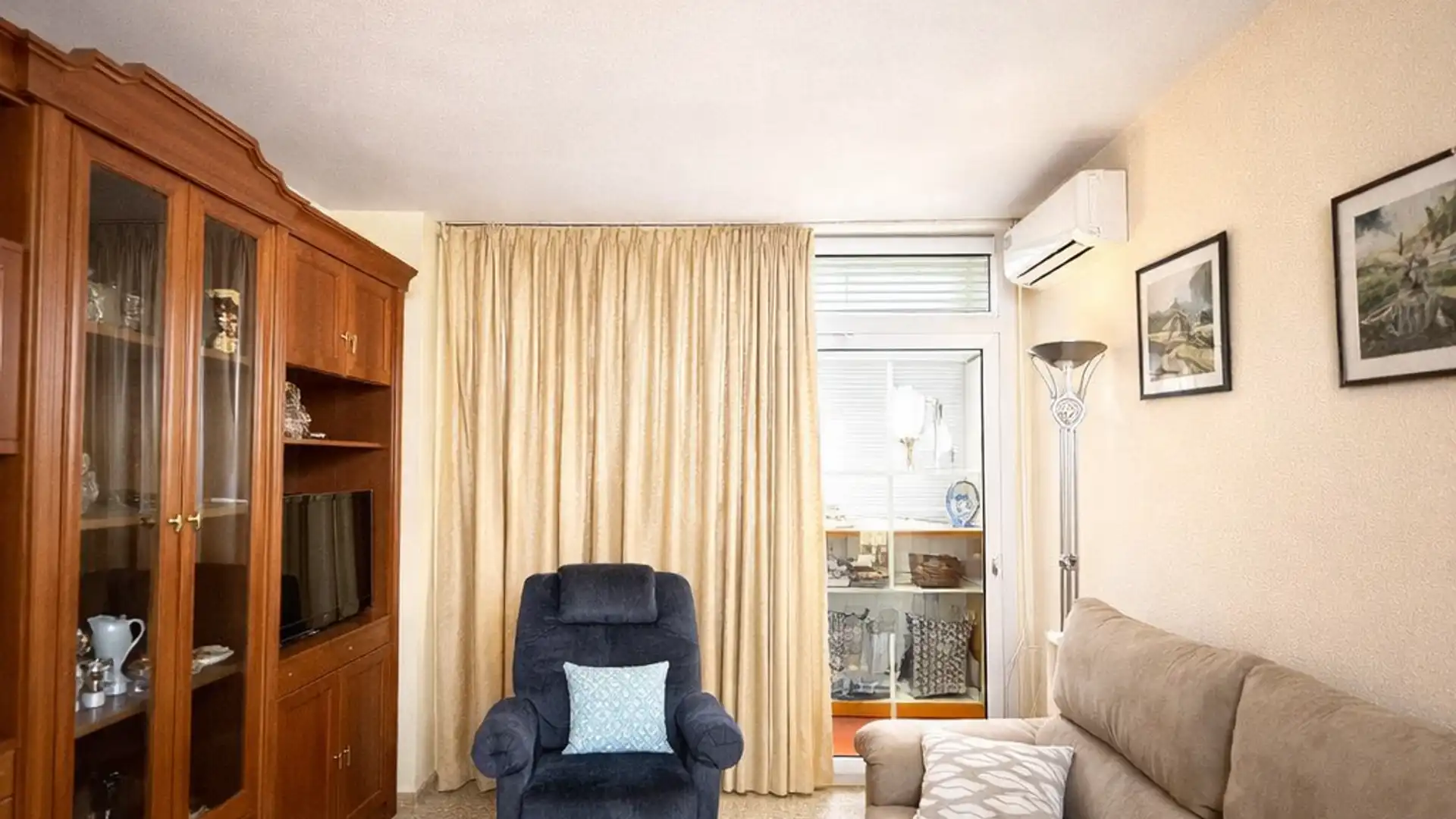 Living room of Flat for sale in Rubí  with Heating and Balcony