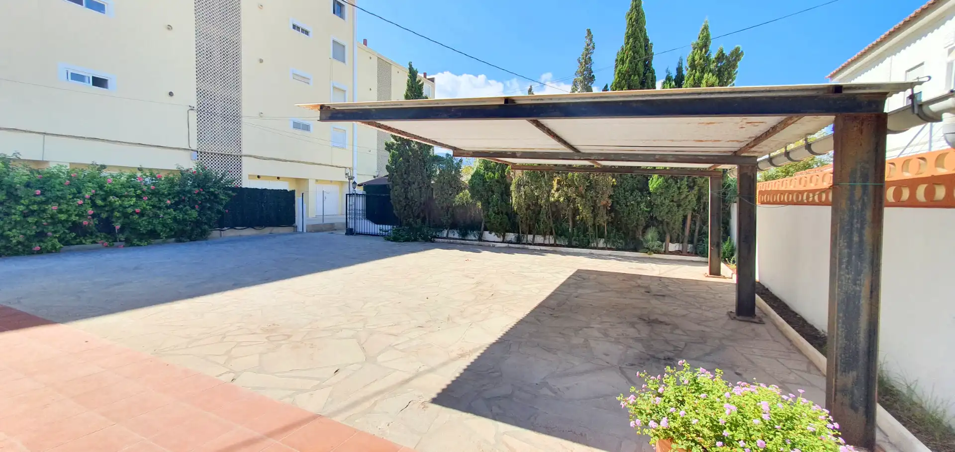 Parking of Houses for rent in Dénia  with Air Conditioner, Heating and Private garden