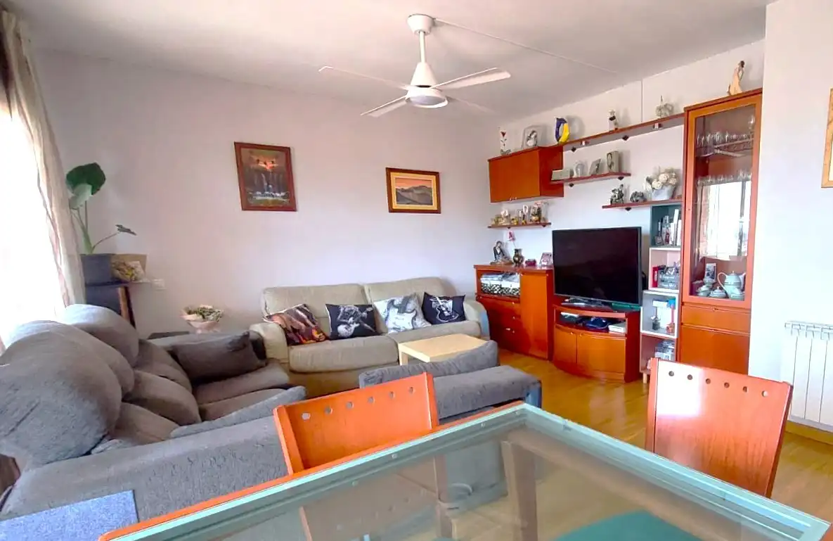 Sala d'estar de Pis en venda en Terrassa amb Calefacció, Parquet i Terrassa