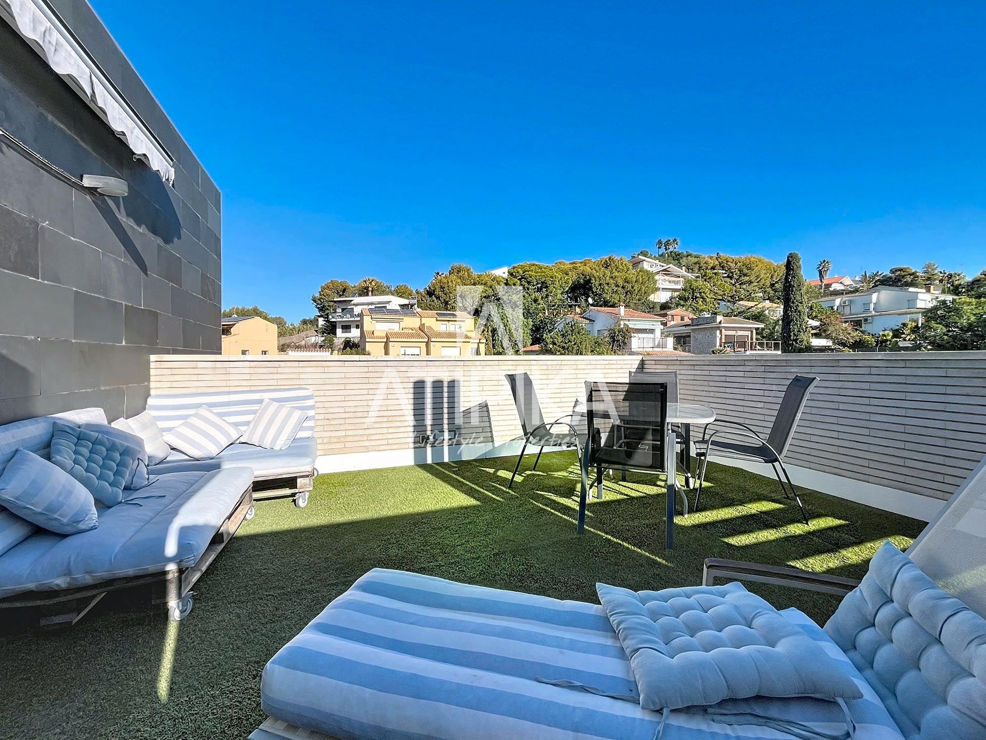 Terrassa de Àtic en venda en Sant Pere de Ribes amb Aire condicionat i Parquet