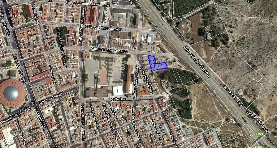 Vista exterior de Edifici en venda en Villena