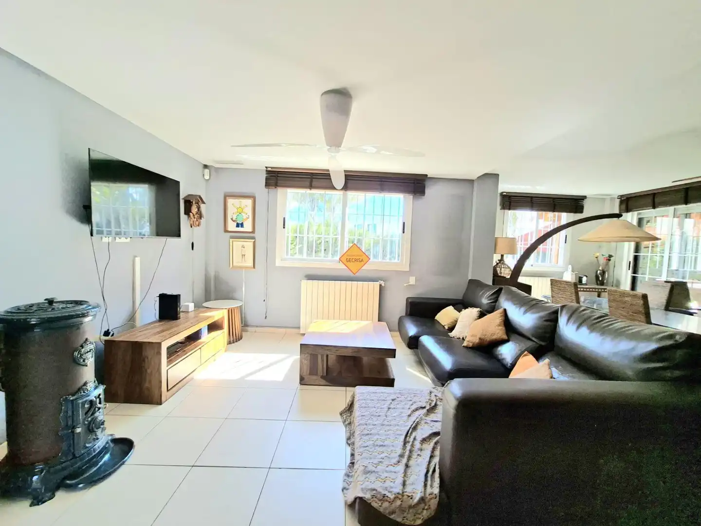 Sala de estar de Casa o chalet en venta en Paterna con Aire acondicionado, Calefacción y Jardín privado