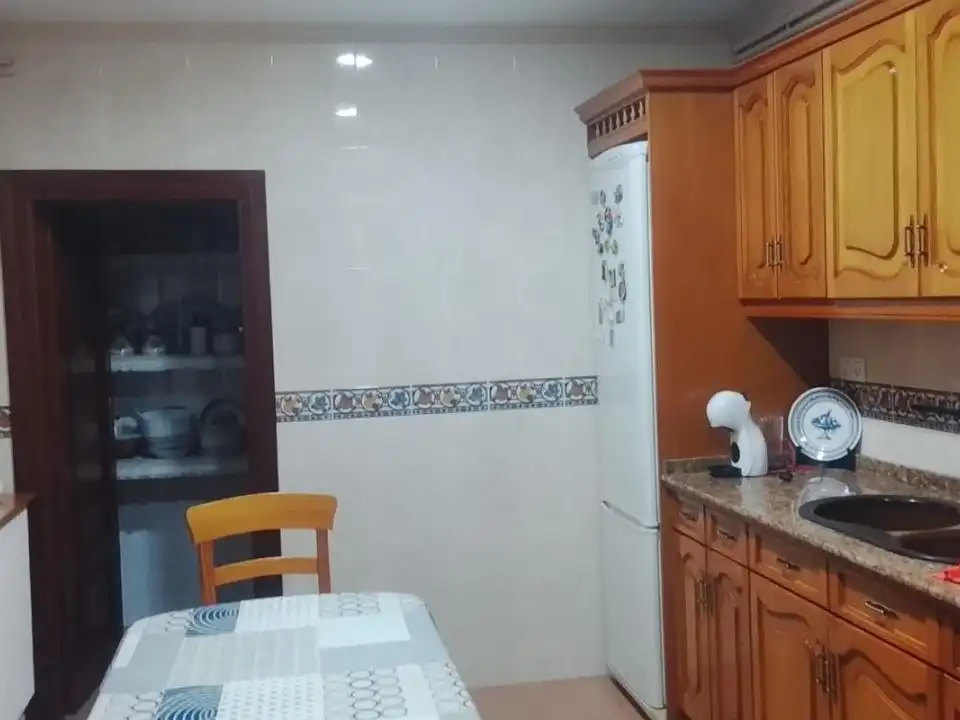 Kitchen of Houses for sale in Pedro Muñoz, Ciudad Real