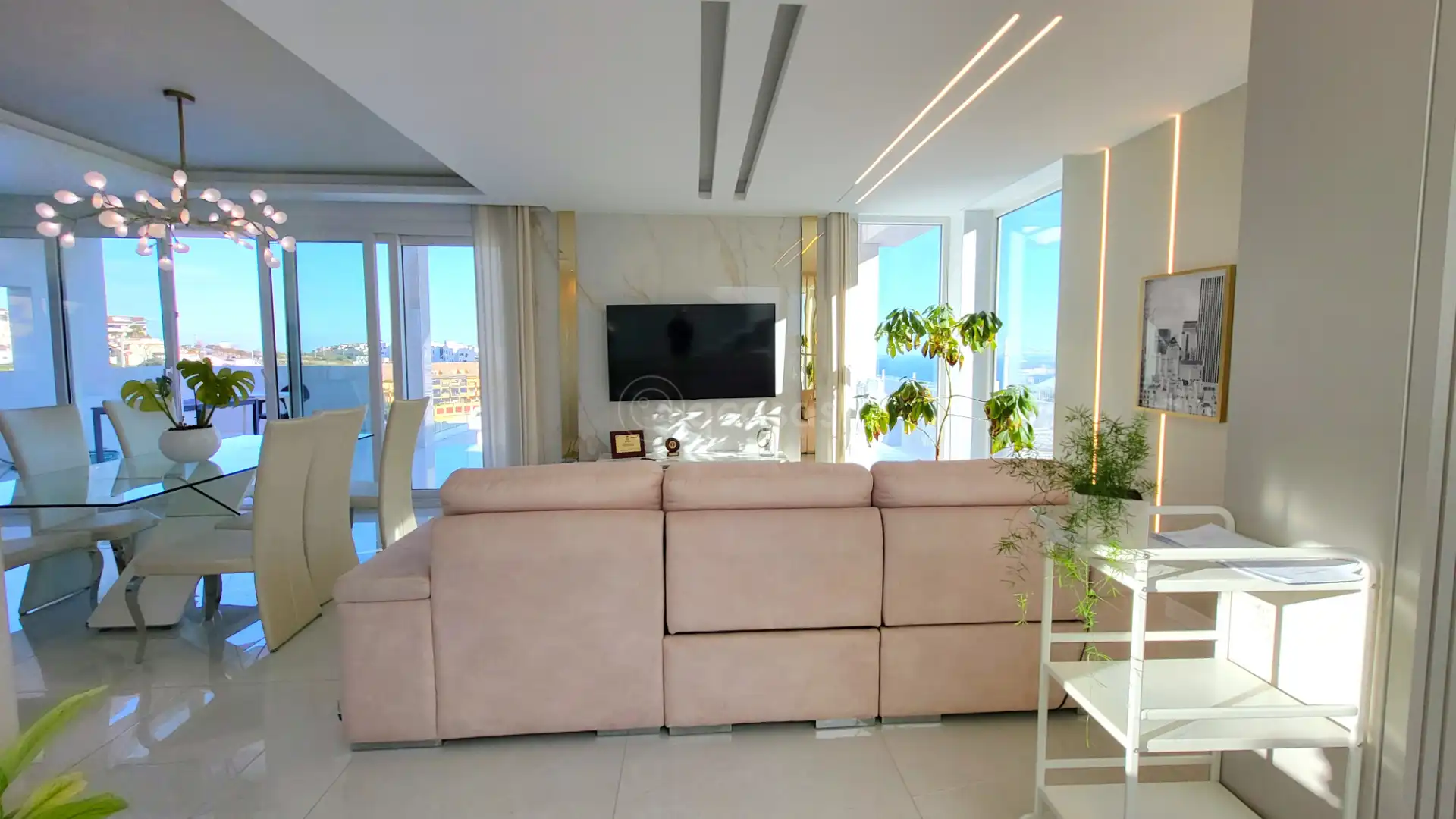 Sala de estar de Casa o chalet en venta en Benalmádena con Aire acondicionado, Calefacción y Jardín privado