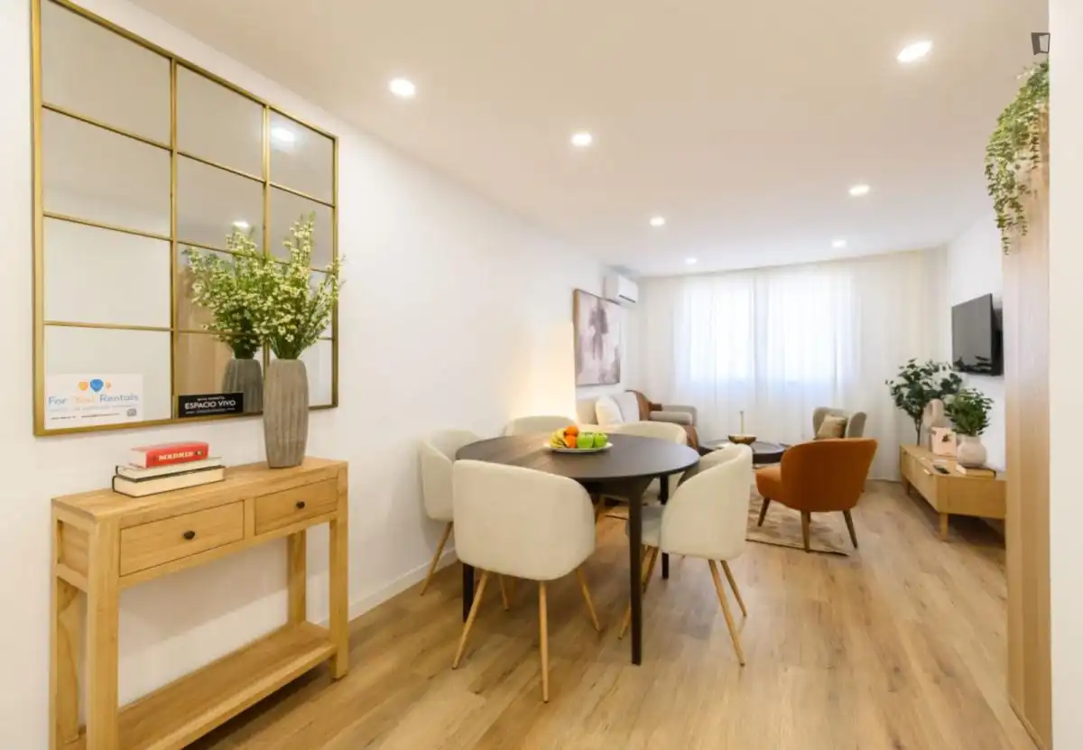 Sala de estar de Apartamento de alquiler en Madrid con Aire acondicionado, Calefacción y Amueblado