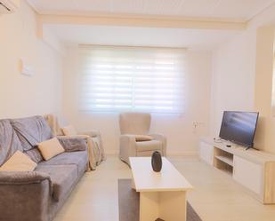 Sala d'estar de Pis de lloguer en La Pobla de Vallbona amb Terrassa