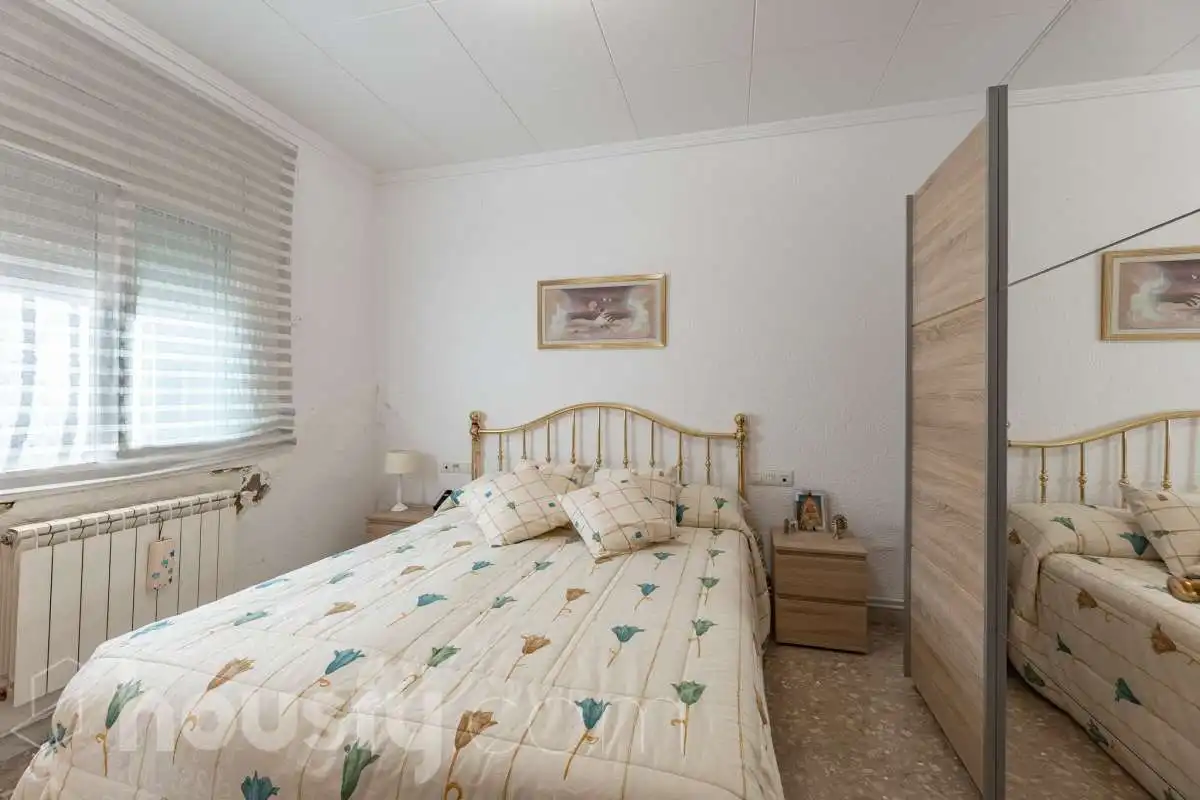 Habitación de Casa o chalet en venta en Sabadell con Calefacción, Terraza y Trastero