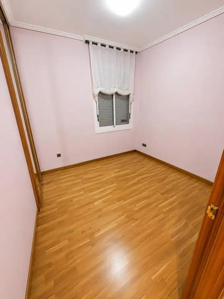Schlafzimmer von Wohnung zum Verkauf in Zaragoza mit Klimaanlage, Heizung und Parkett