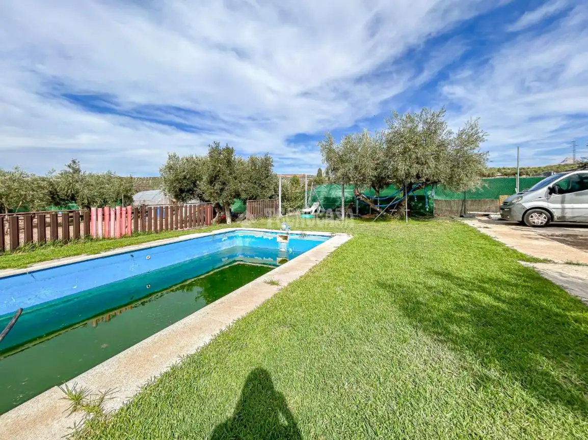 Piscina de Finca rústica en venda en Peligros amb Aire condicionat