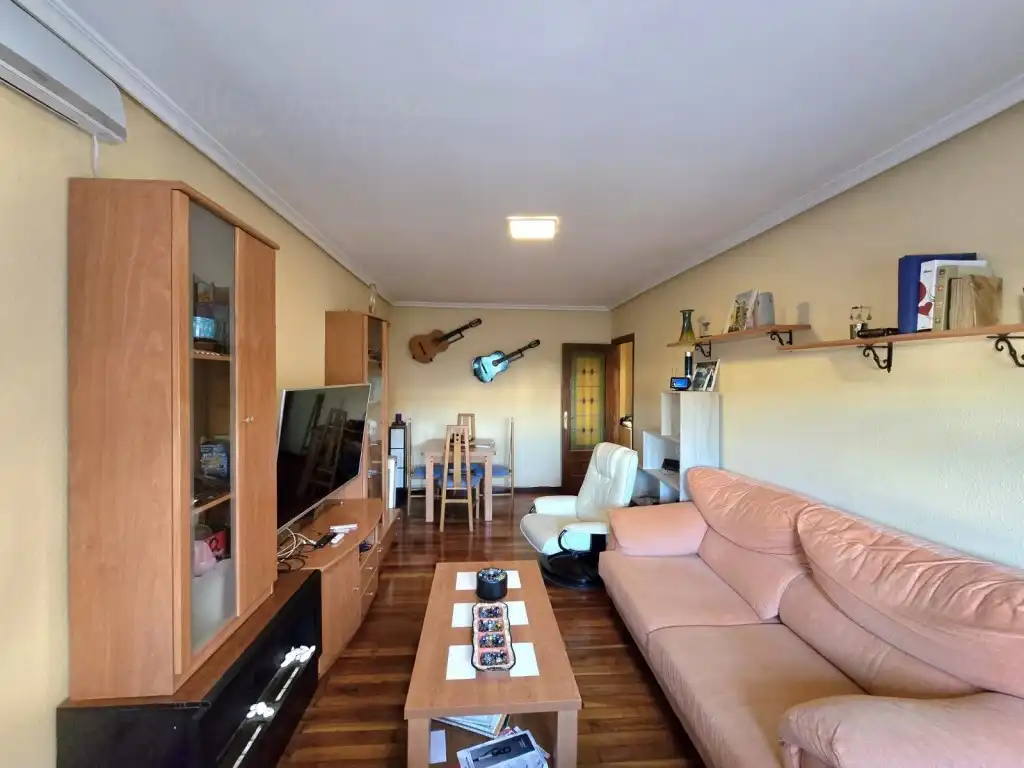Sala d'estar de Pis en venda en Villarcayo de Merindad de Castilla la Vieja