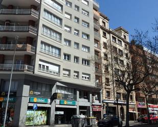 Vista exterior de Planta baixa en venda en Manresa amb Aire condicionat i Calefacció